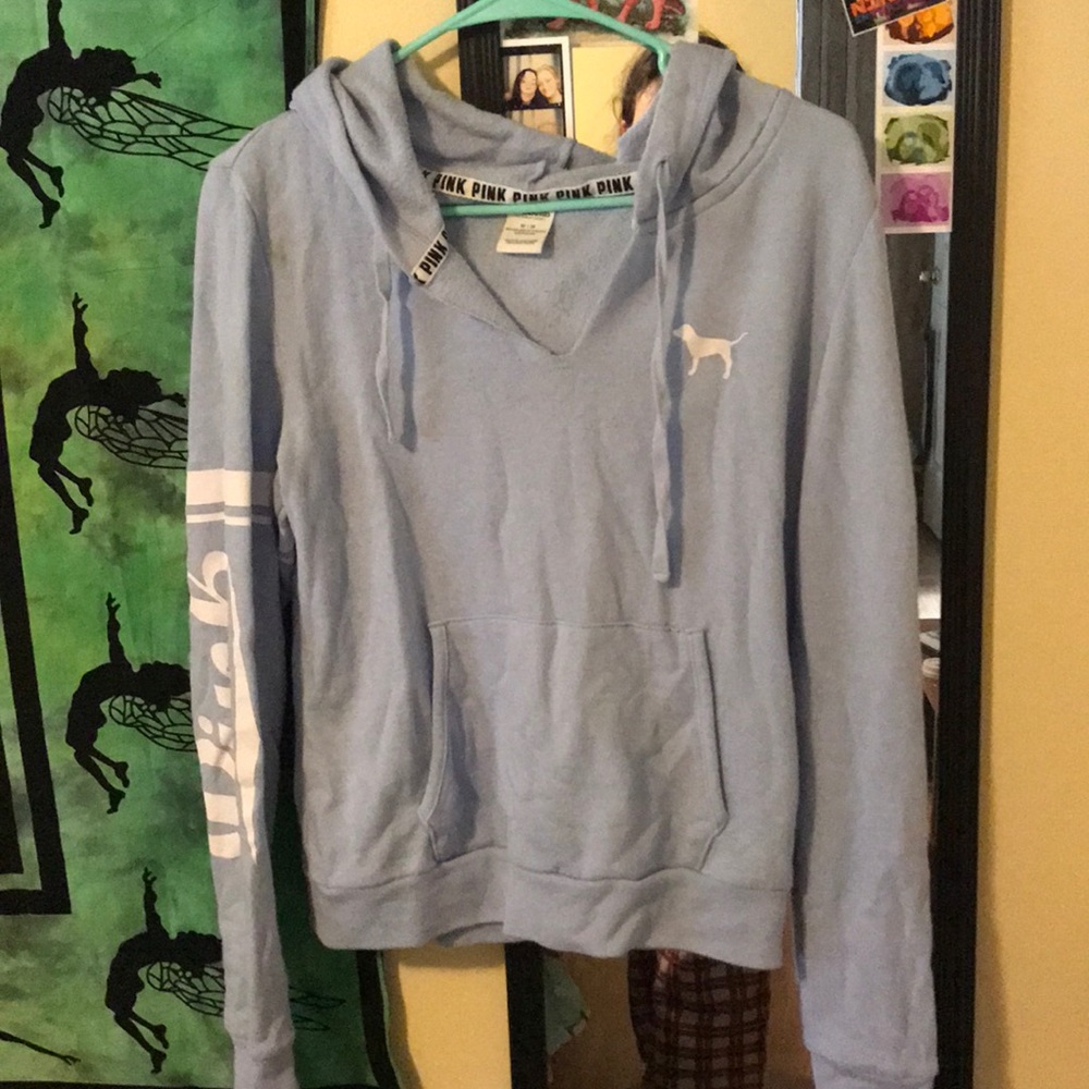 VS pink pullover